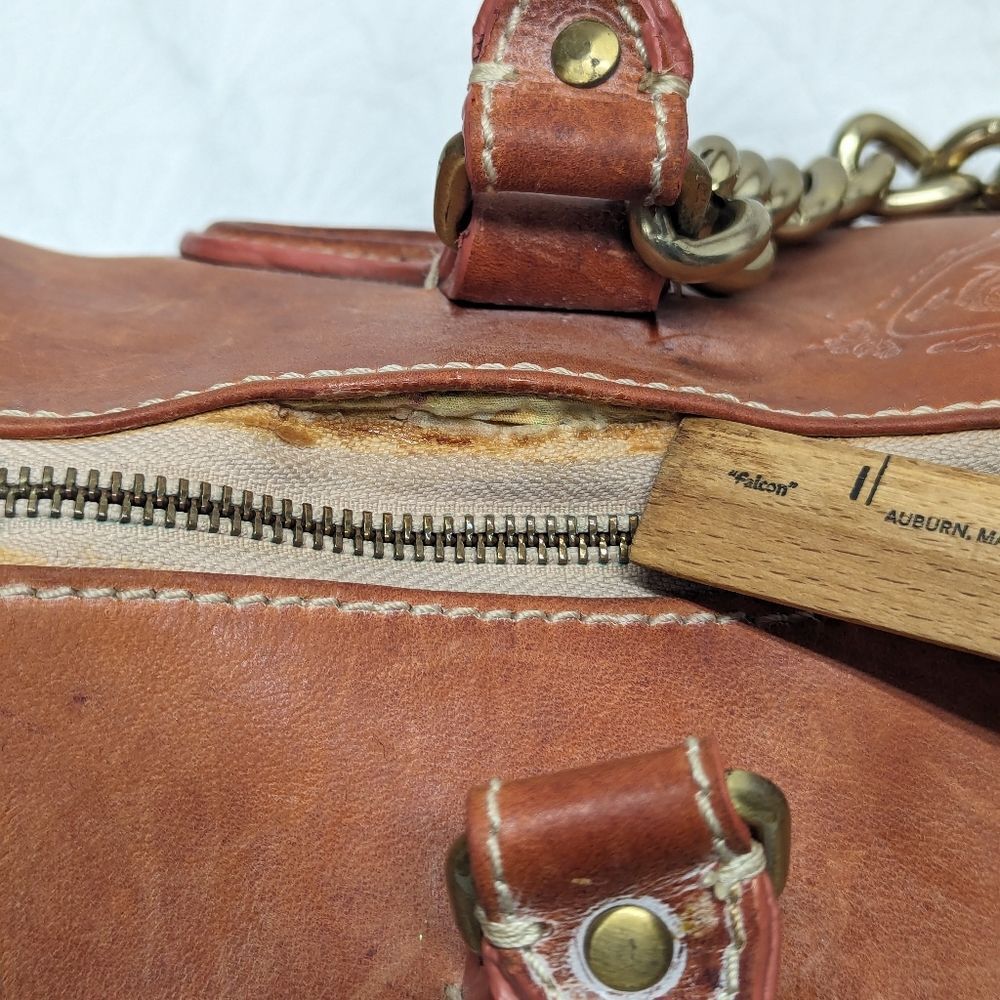 GAYA | Leather Chain Satchel - Picture 9 of 12